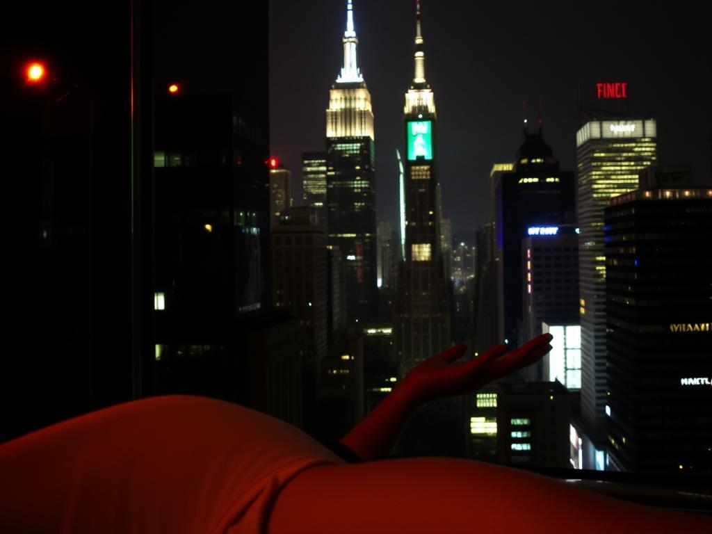 assage manhattan. Capturing Manhattan’s Night Life and Erotic Spirit in Photos фото